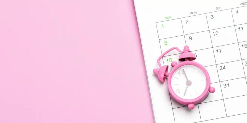 Graviditetssannolikhet handlar om timing - bild på klocka och kalender
