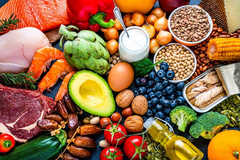 Färgglada livsmedel fullproppade med vitaminer