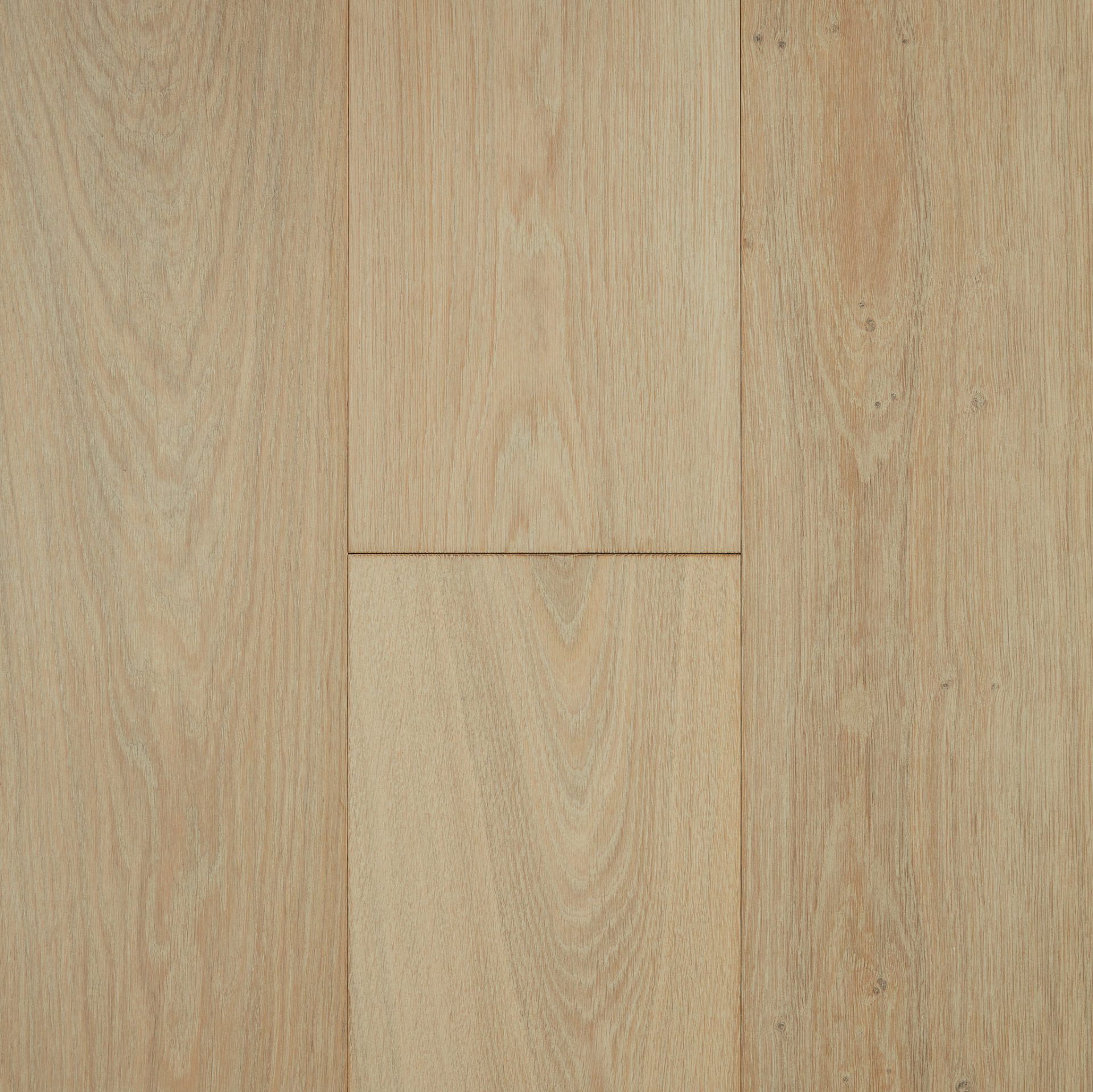 Crystal Moon engineered European Oak flooring colour and grain sample.