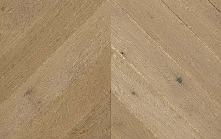 Chevron Raw Oak 900mm engineered European oak flooring board detail
