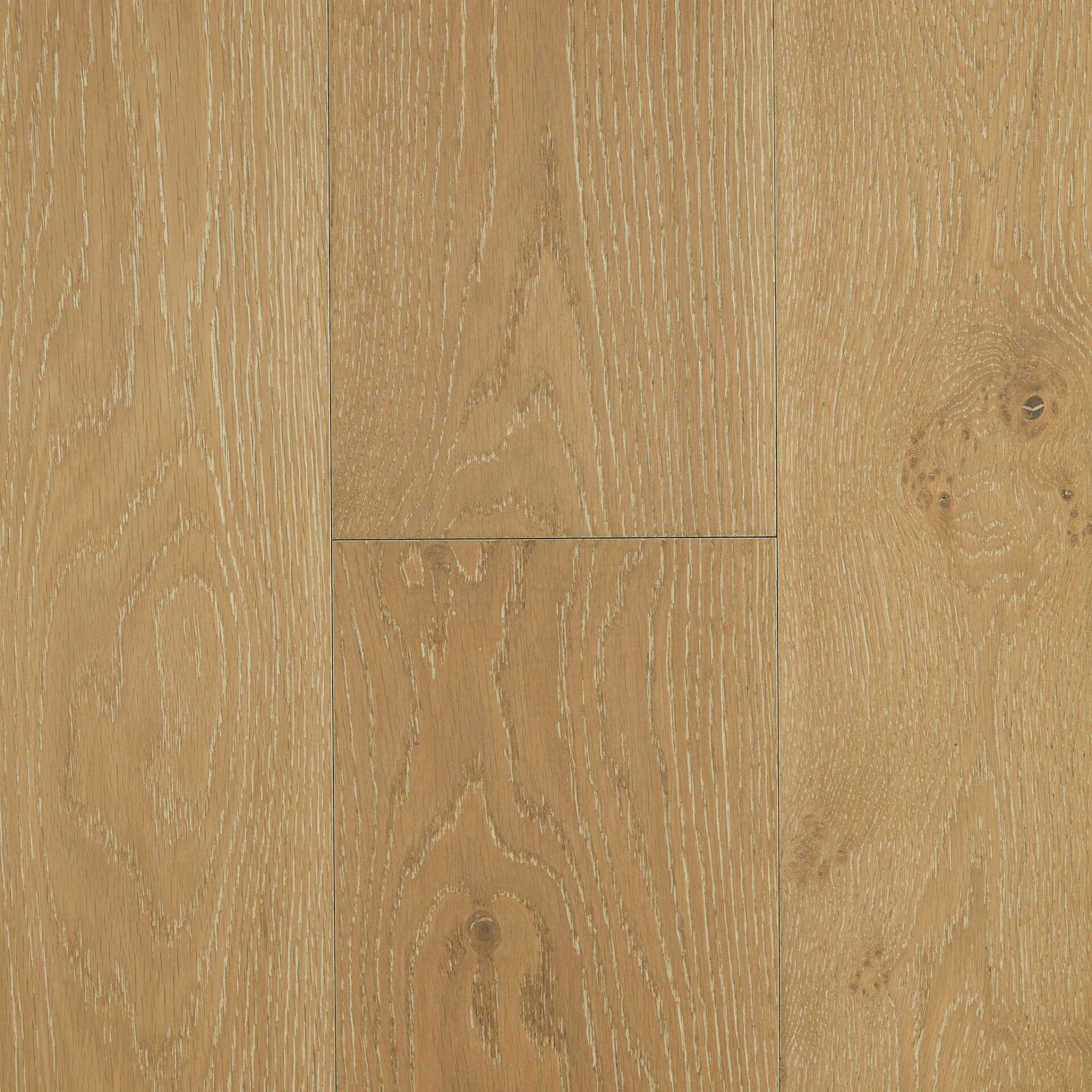 Cannes engineered European Oak flooring colour and grain sample.