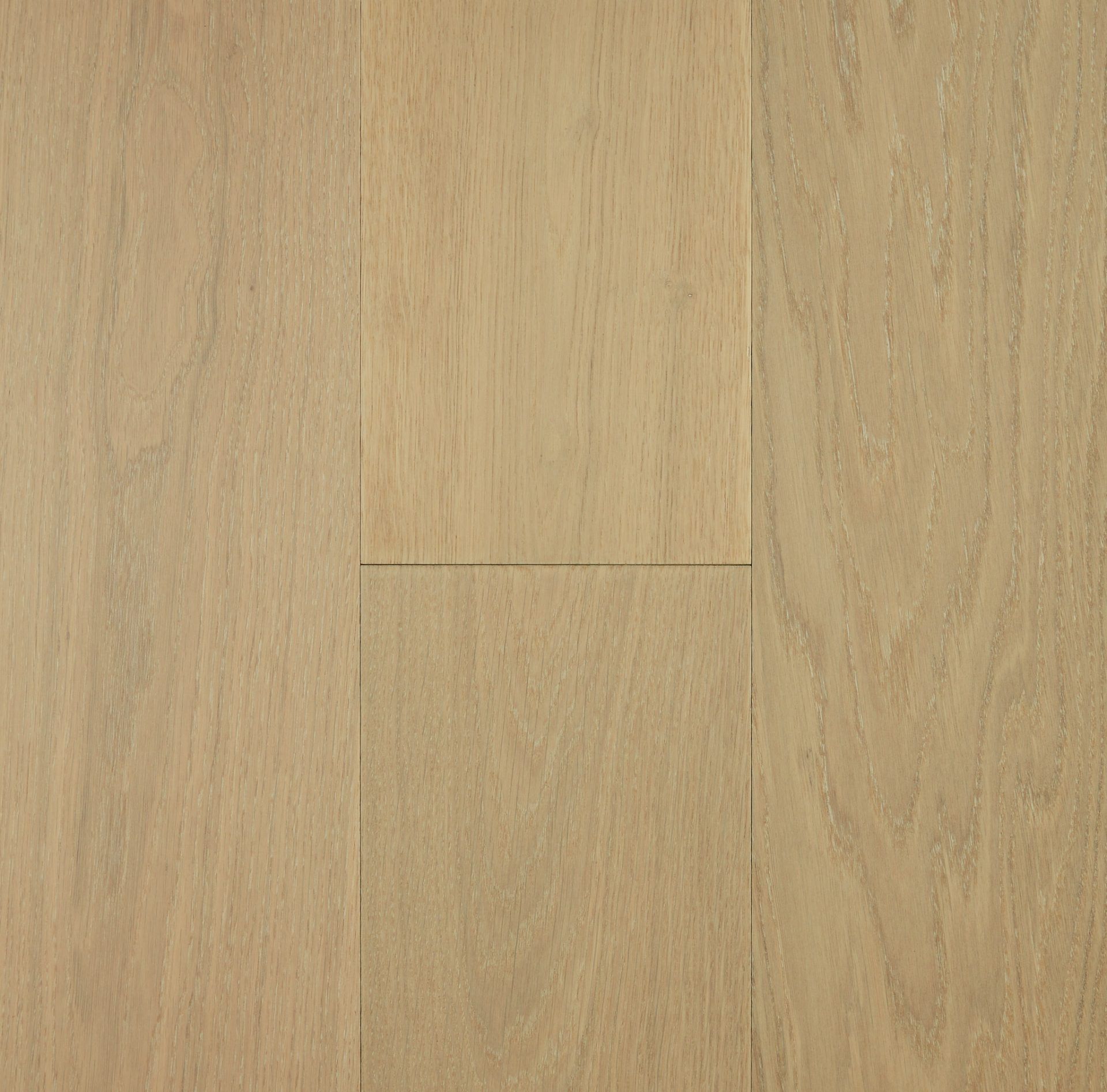 Newport engineered European Oak flooring colour and grain sample.