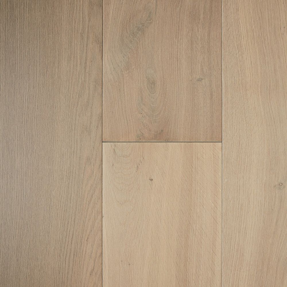 Glacier engineered European Oak flooring colour and grain sample.
