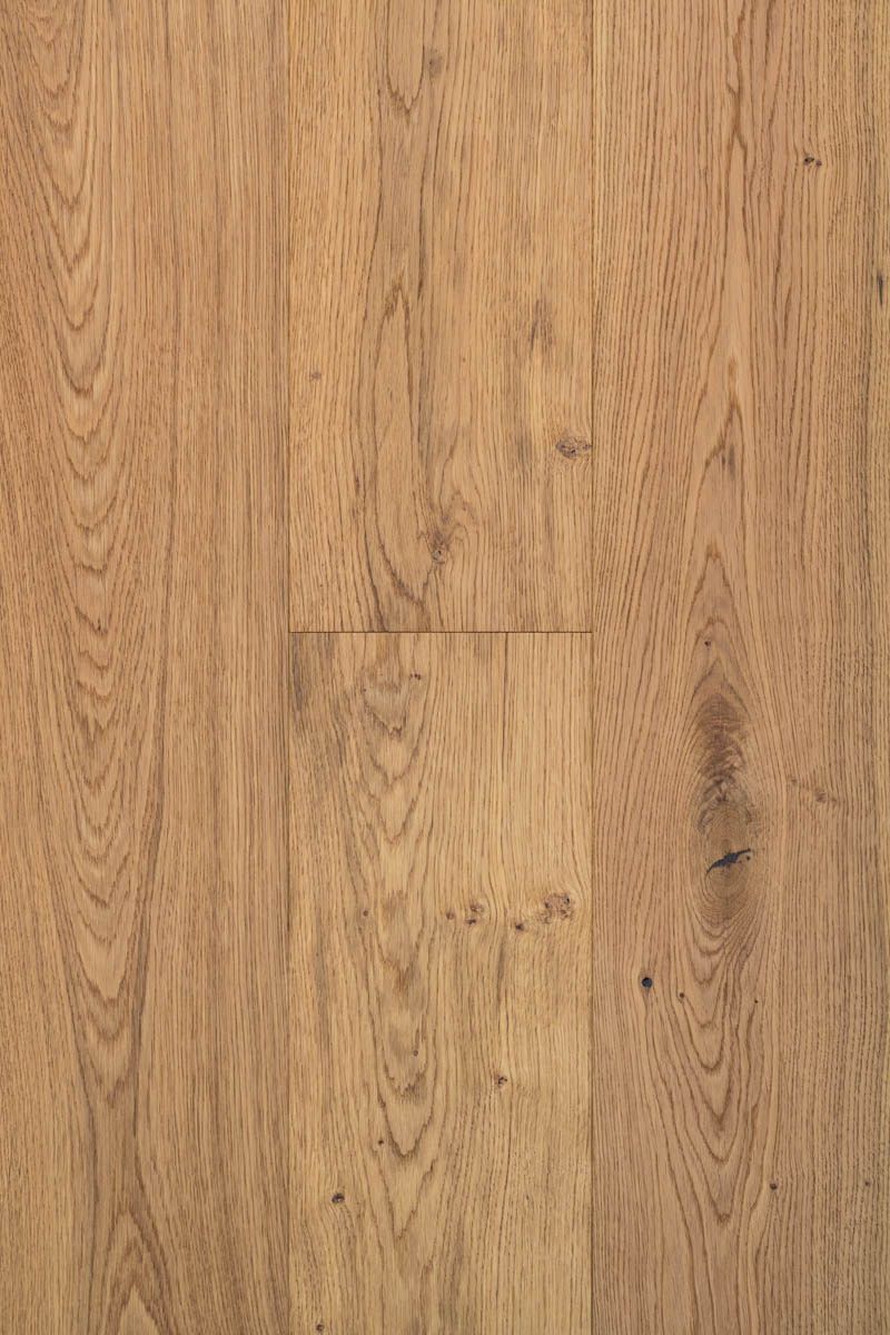 Light Tan 190mm Plank engineered european oak flooring colour and grain sample.