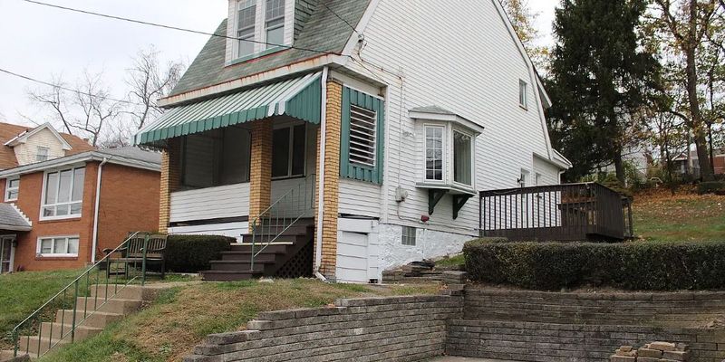 1466 Keever Ave, Pittsburgh, PA 15205