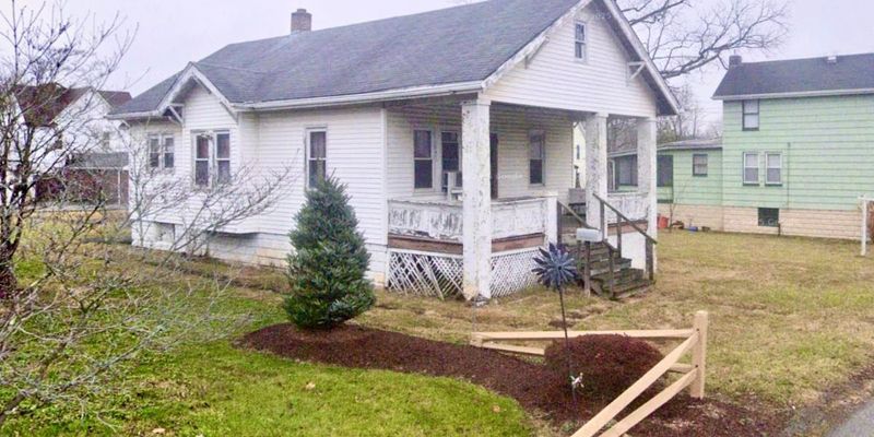 2231 May St  Pittsburgh, Pa 15235 - UNDER CONTRACT