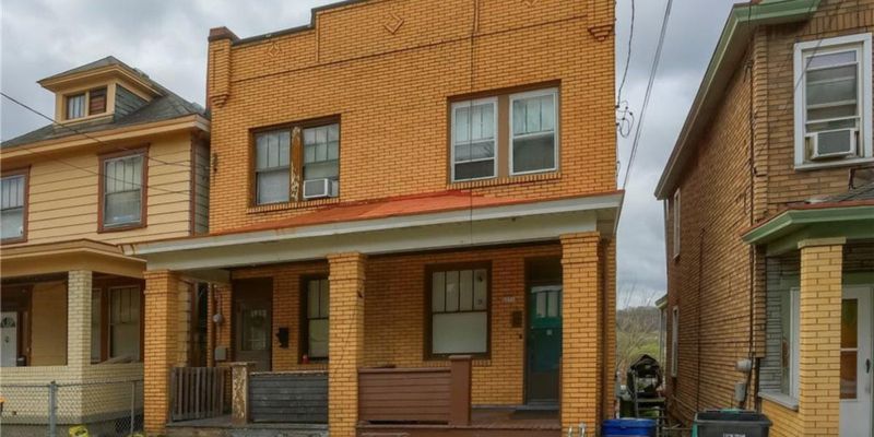 827 1/2 Frank St  Pittsburgh, Pa 15136