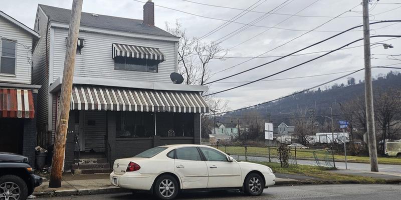 202 4th St  Braddock Pa 15104