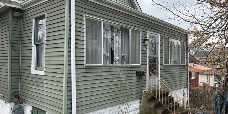 3210 Garfield Ave, West Mifflin, PA 15122 
