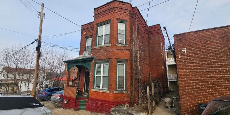 4 N 3rd St  ﻿Duquesne Pa 15110