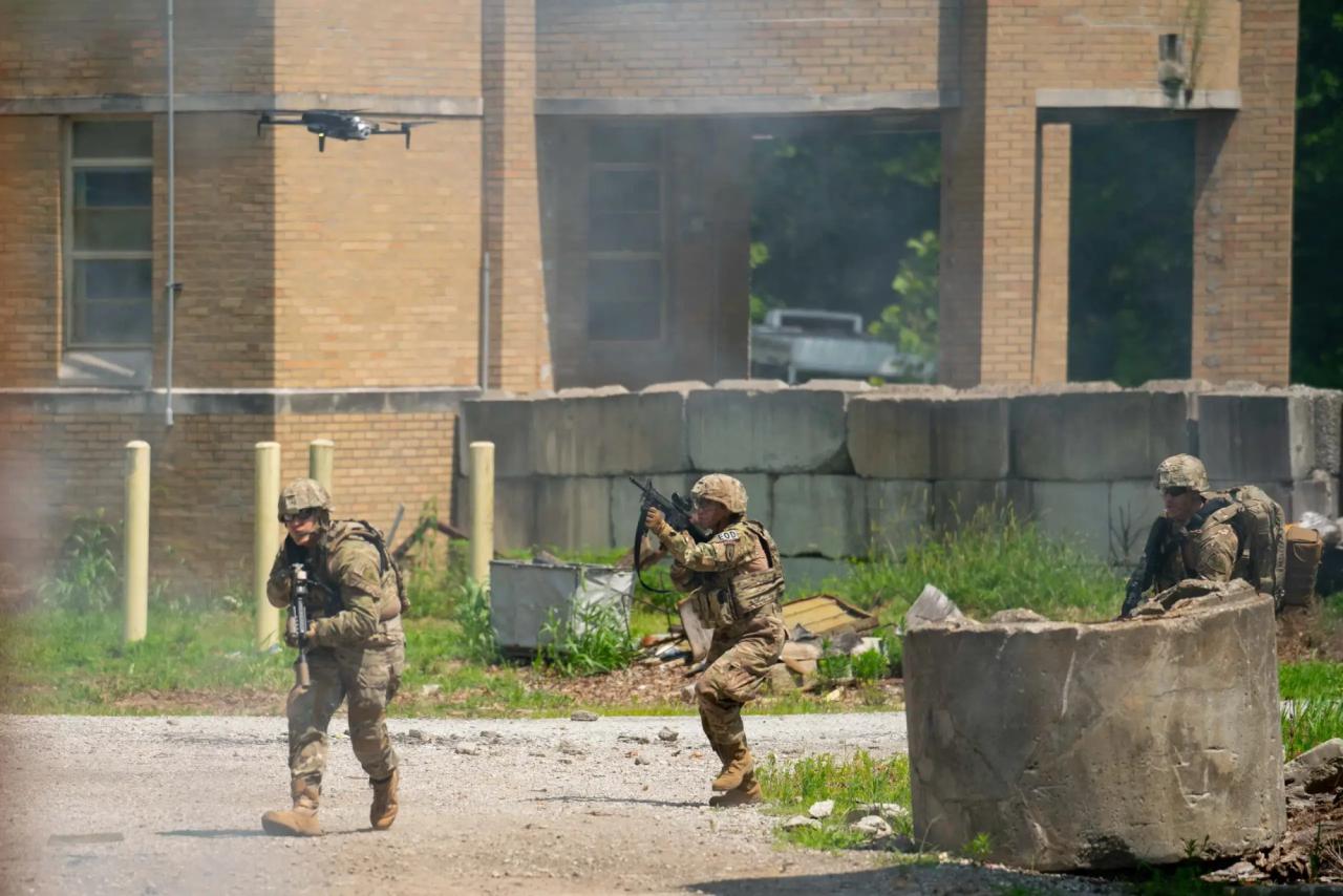Troops utilizing Skydio X10D on tactical missions