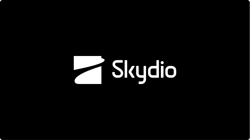 Skydio white Logo on black