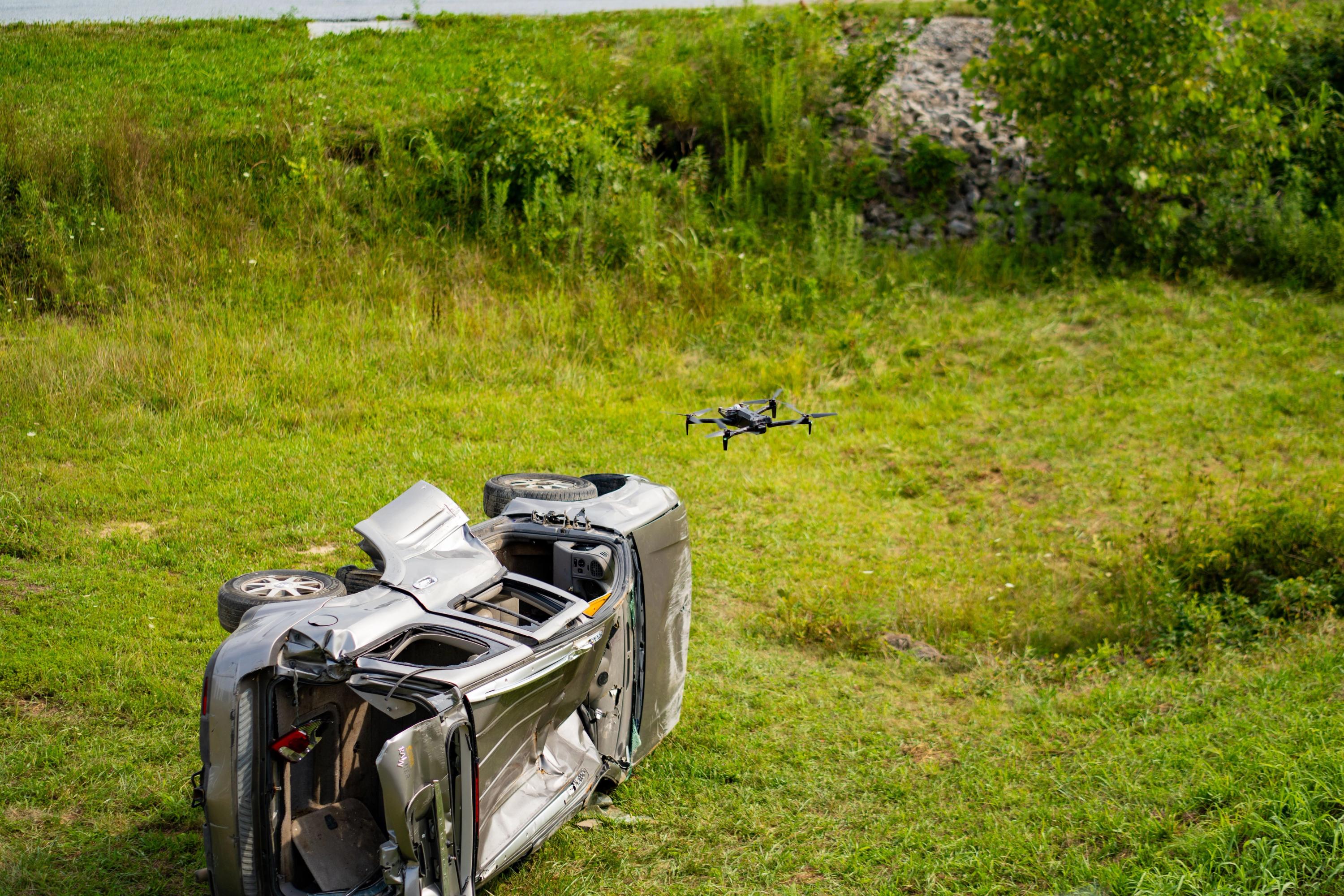 Skydio X10 drone documenting crash scene using 3D Scan
