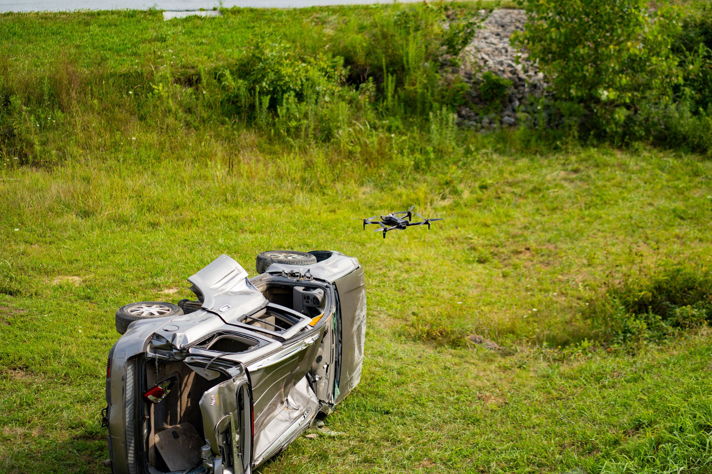 Skydio X10 drone documenting crash scene using 3D Scan