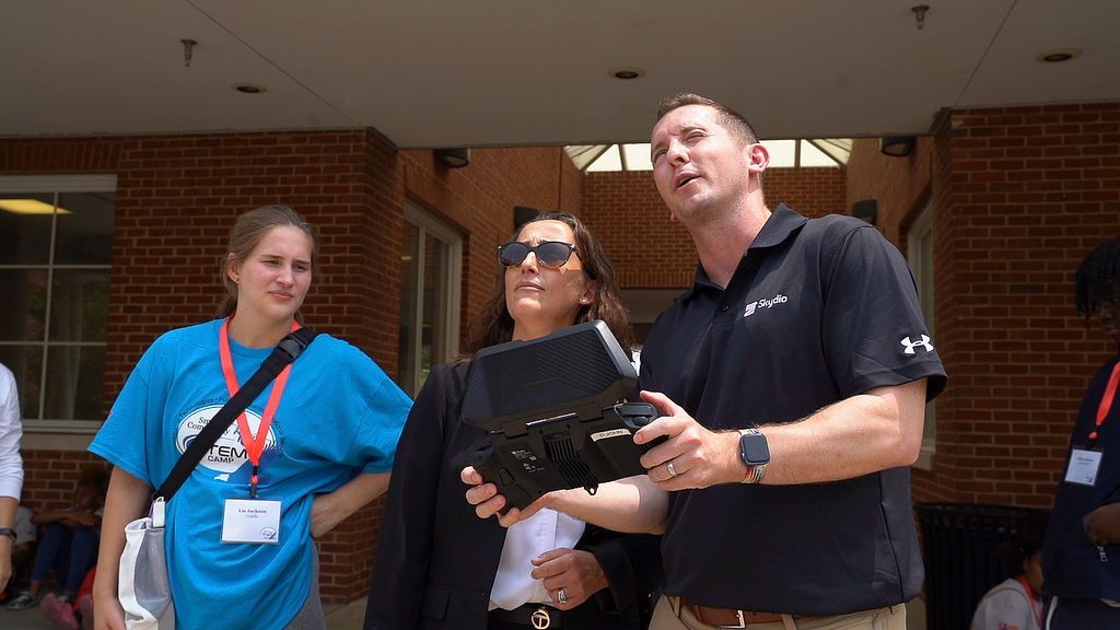 demonstrating skydio