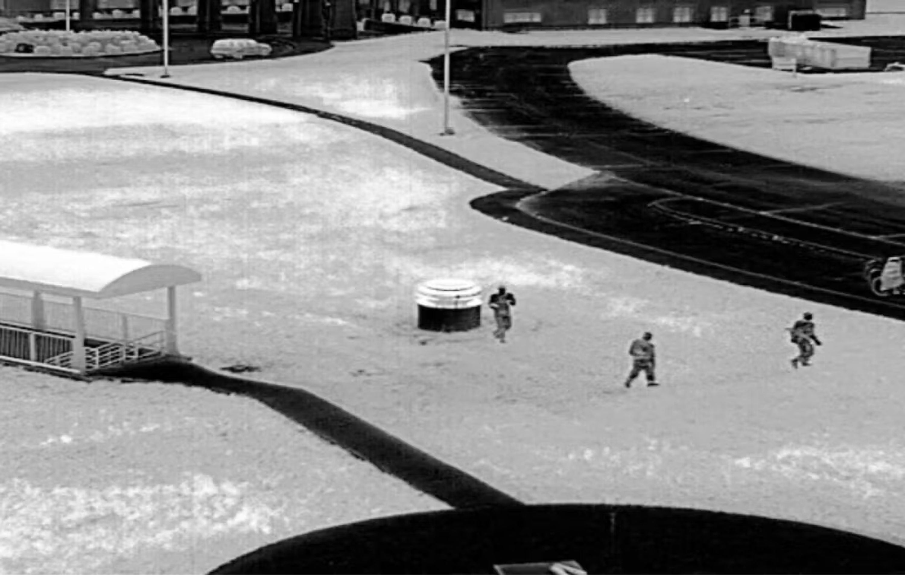 Skydio X10D IR thermal image of warfighters 