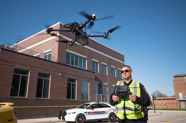 skydio public safety drone assisting law enforcement