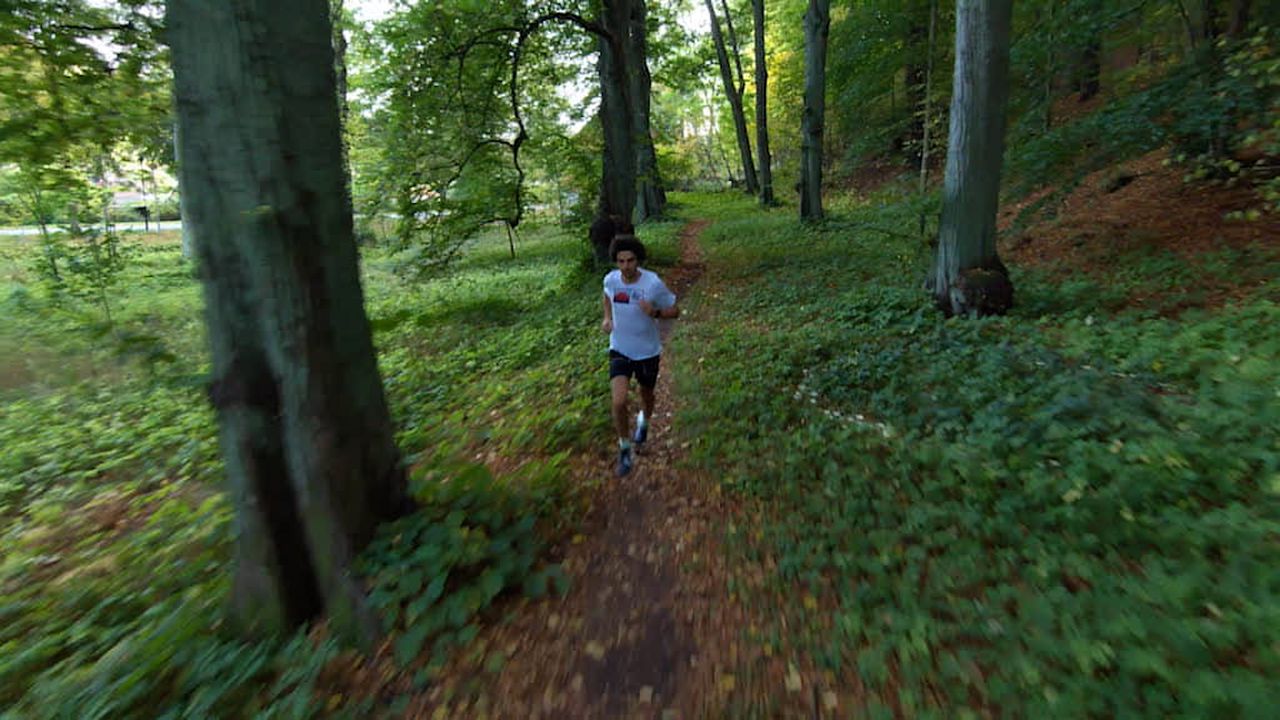 Alexander Holmblad running with Skydio 2