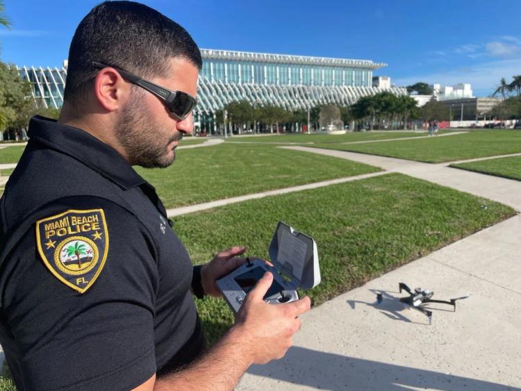 Miami Beach PD Officer launching Skydio X10 