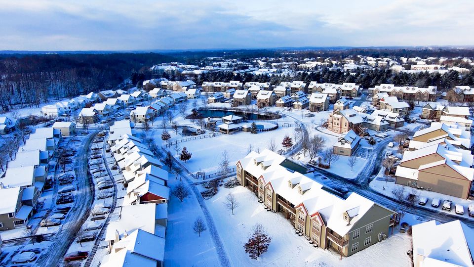 Skydio 2 snowy neighborhood Connie Diwa