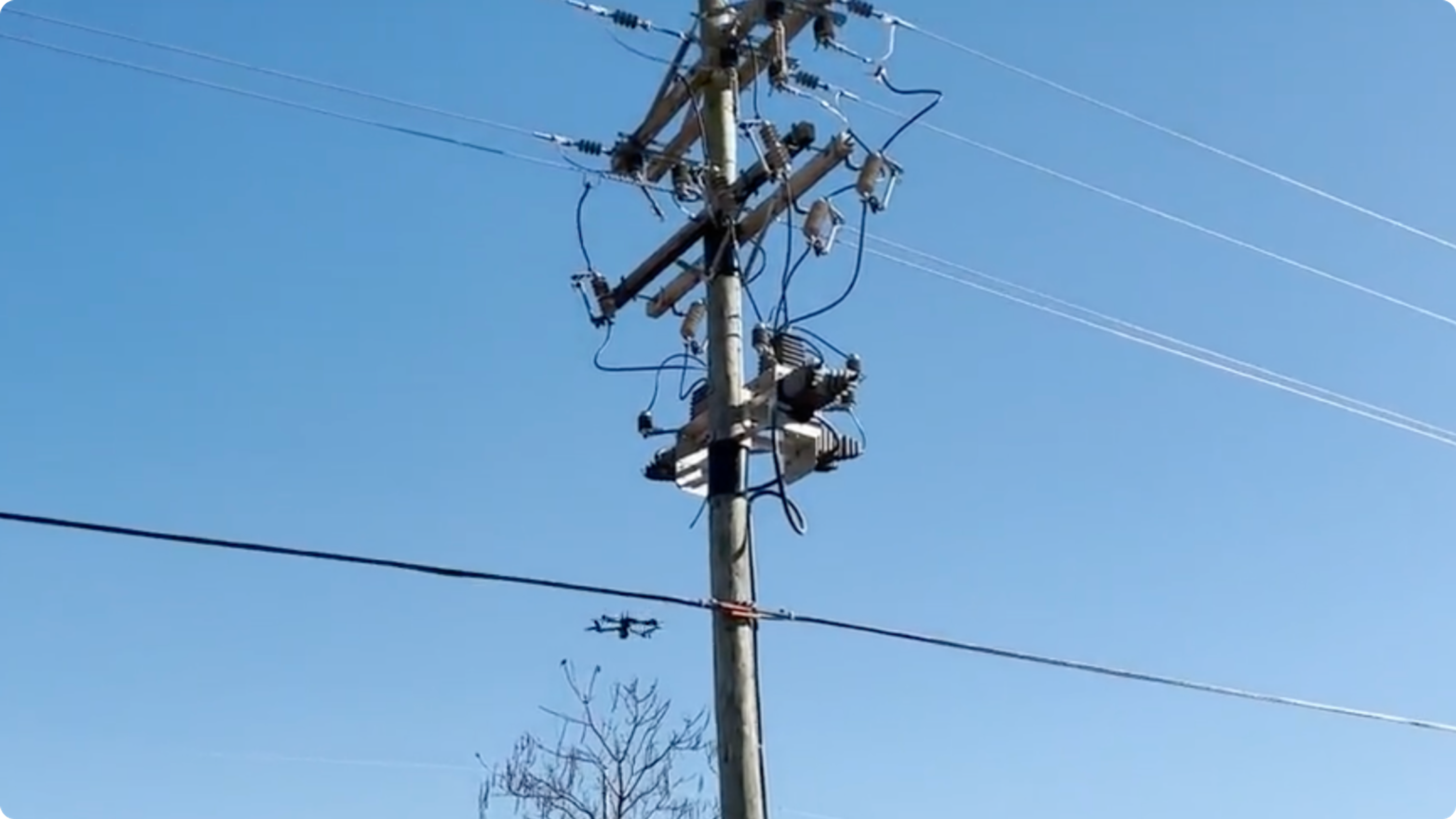 Skydio X3 Scanning Electric pole