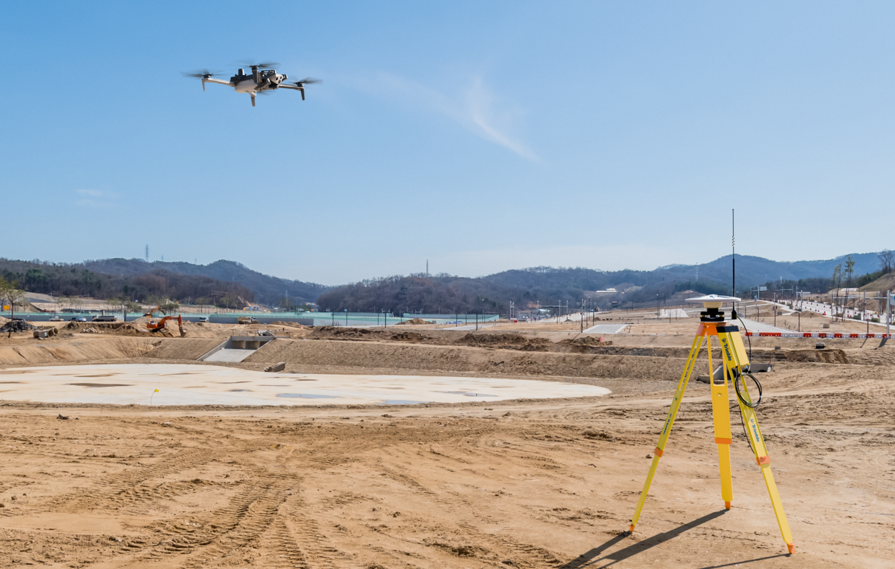 Skydio X10 mapping newly cleared construction site with RTK base stations 