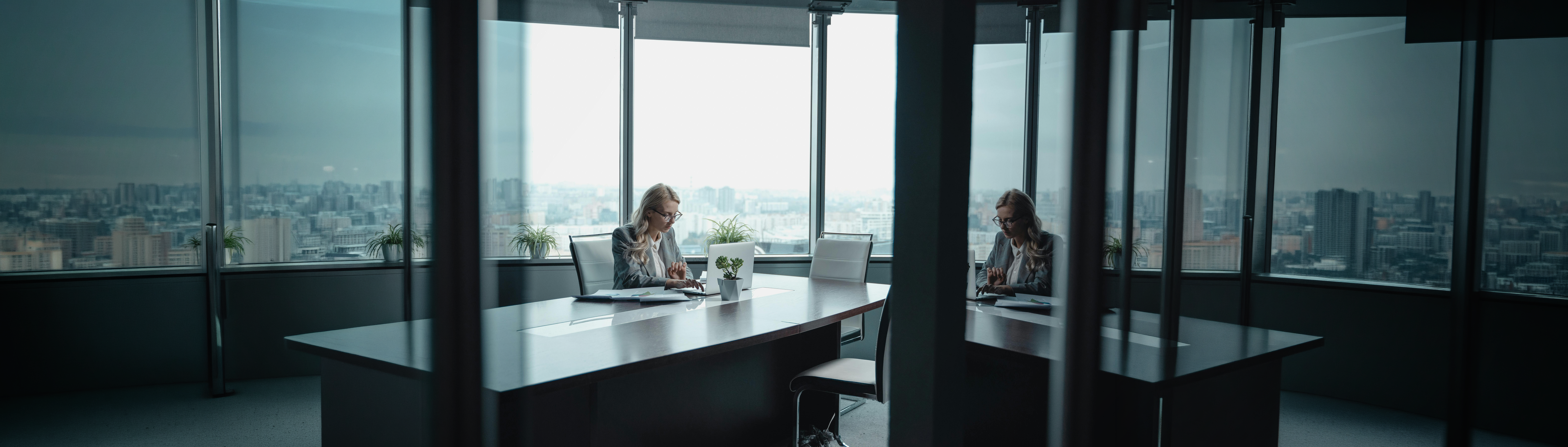 woman-working-in-the-office