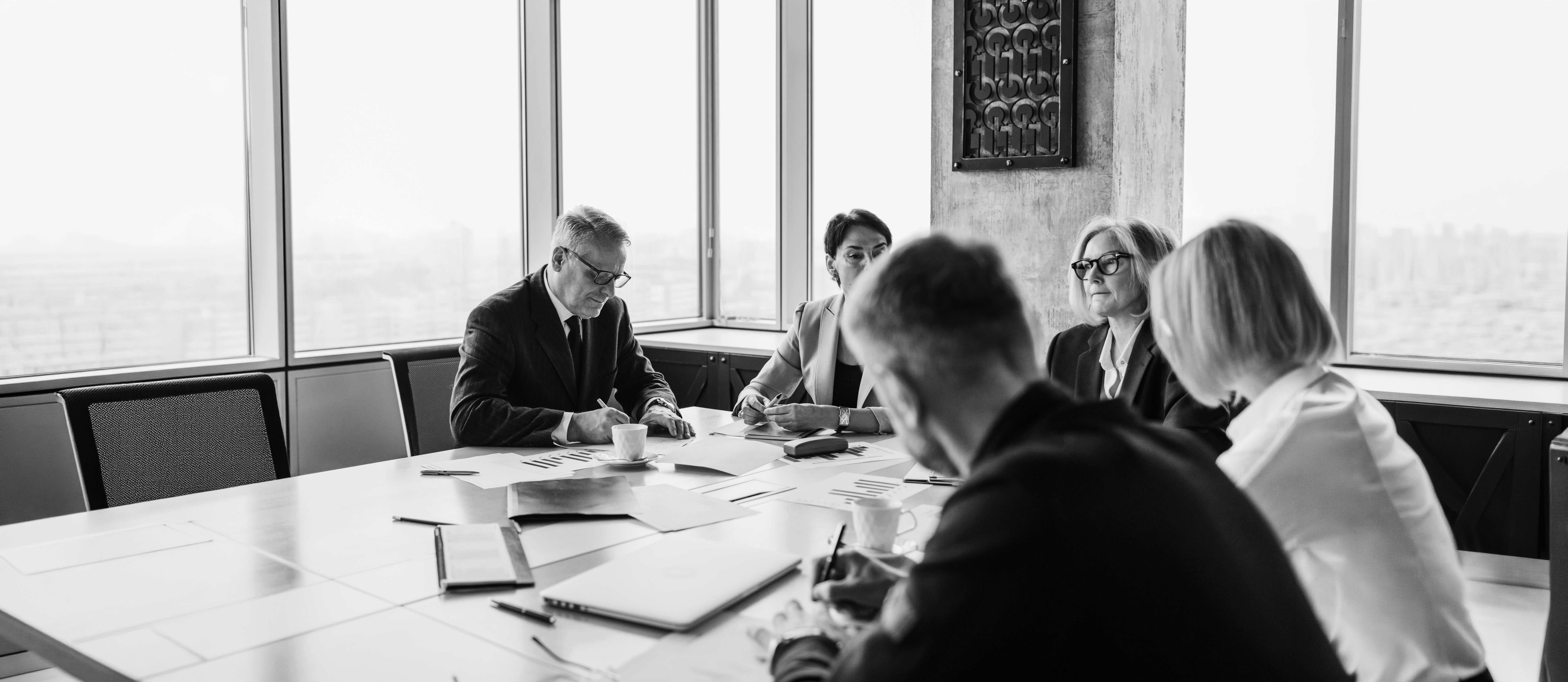 people-having-a-meeting-in-the-office