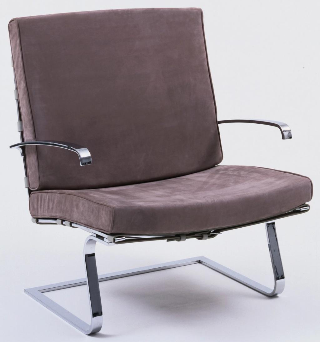 Tugendhat chair with a chrome cantilever frame and leather upholstery, front view
