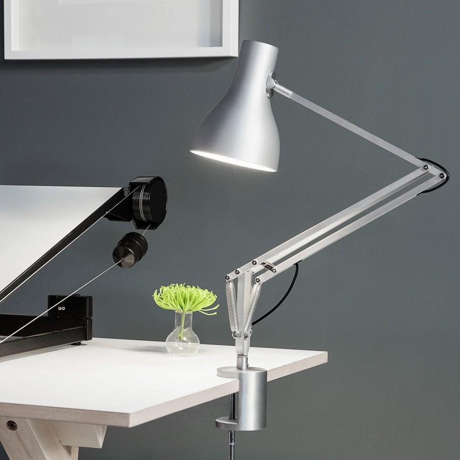 Серебристая лампа Anglepoise с зажимным креплением к рабочему столу и кульманом