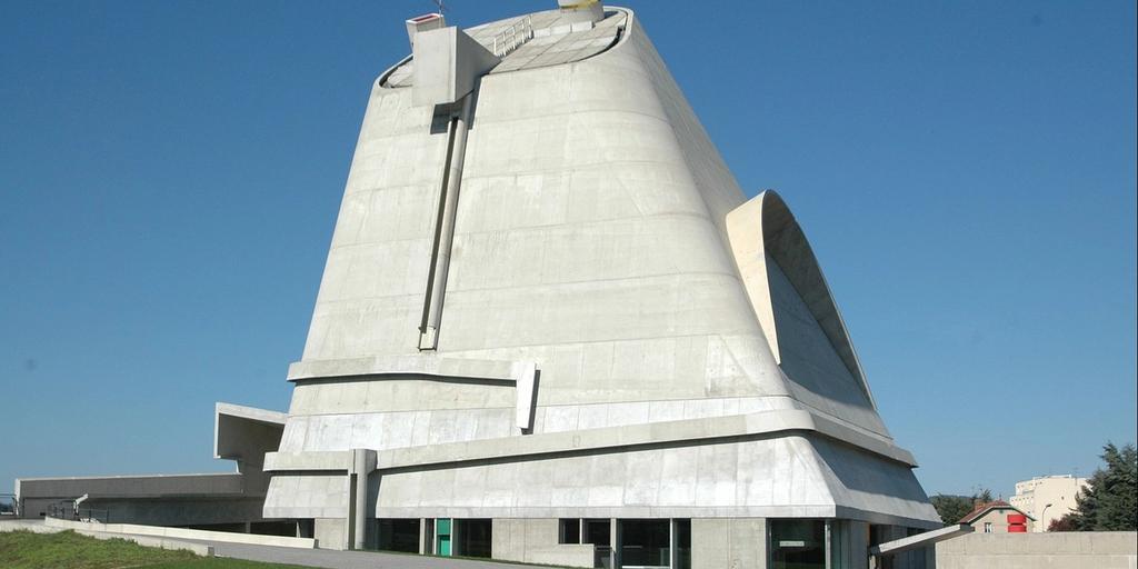 The Architecture of Le Corbusier: 10 Landmark Buildings from Around the World