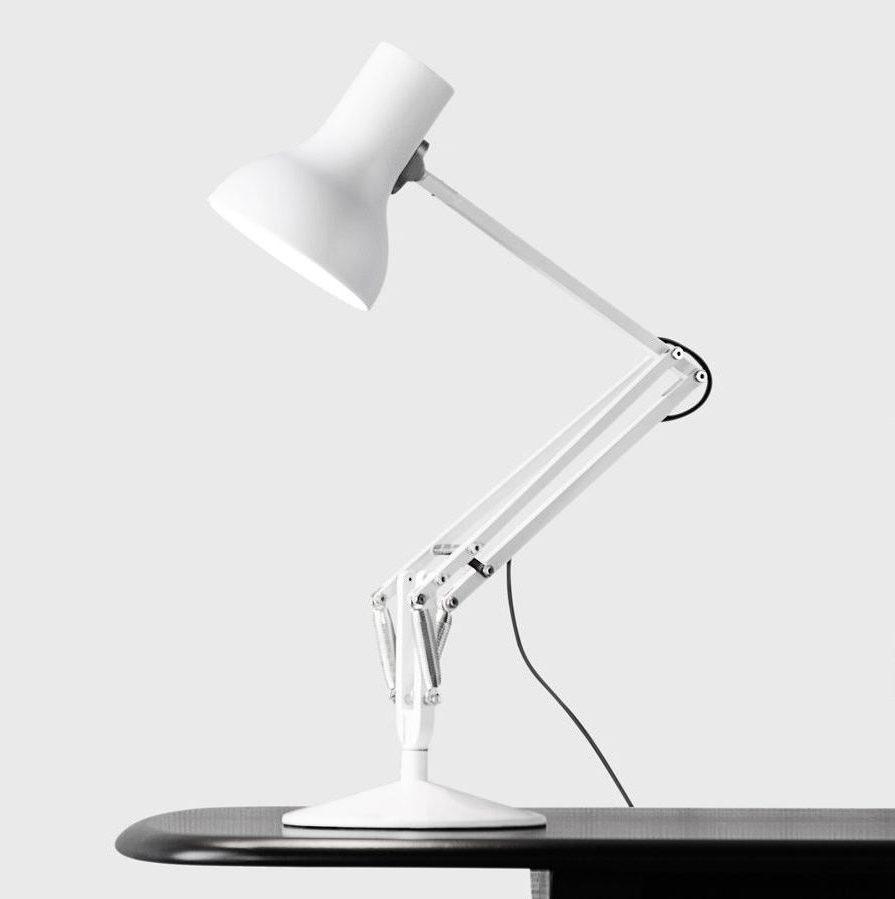 Белая лампа Anglepoise Type 75 с коническим плафоном на круглом основании