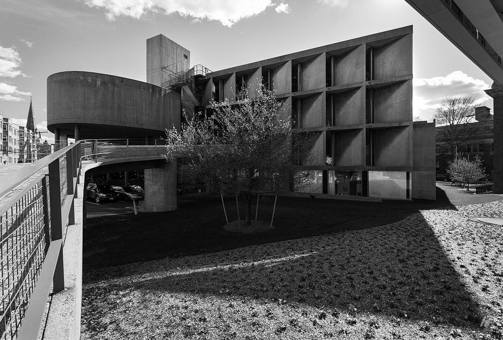 The Carpenter Center for the Visual Arts at Harvard, with a curved ramp, black-and-white photograph