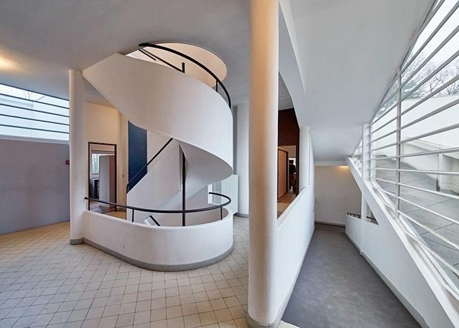 A spiral ramp and staircase in the interior of Villa Savoye