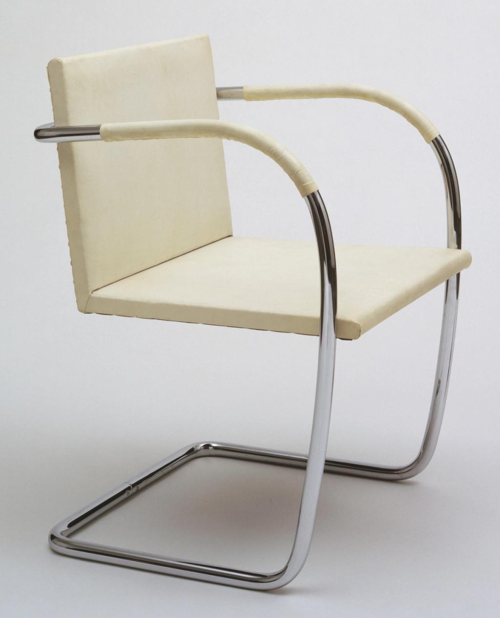 Brno chair with a bent tubular steel frame and light leather upholstery