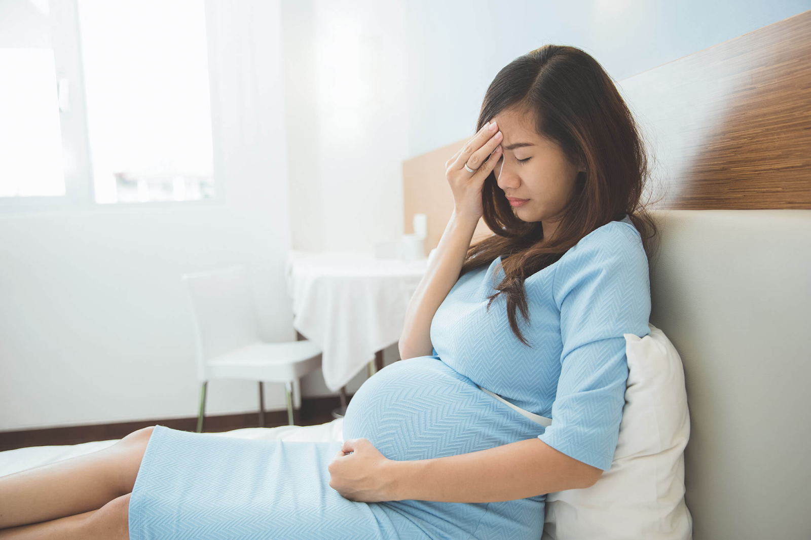 pregnant-woman-taking-lipozem