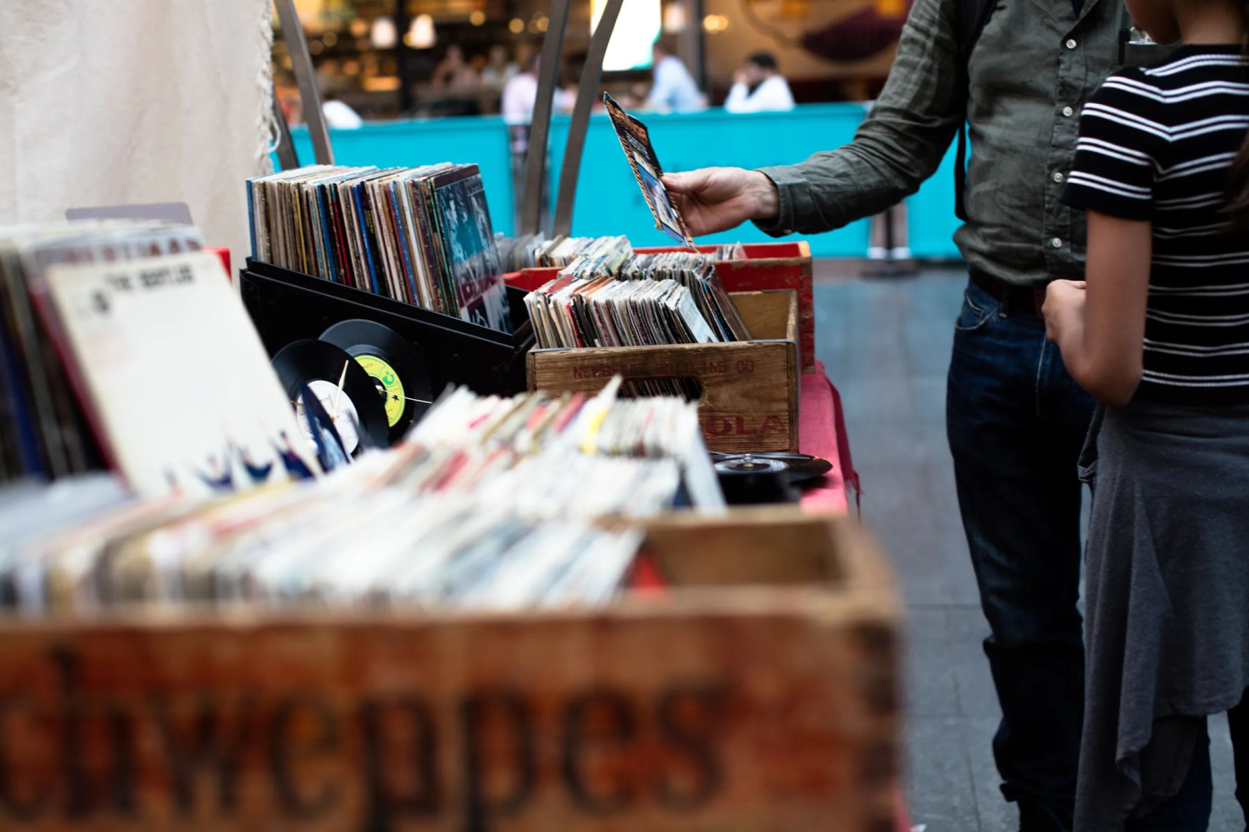 Kde si Brno kupuje desky: Zahoďte Spotify a pusťte si vinyl – titulní fotografie