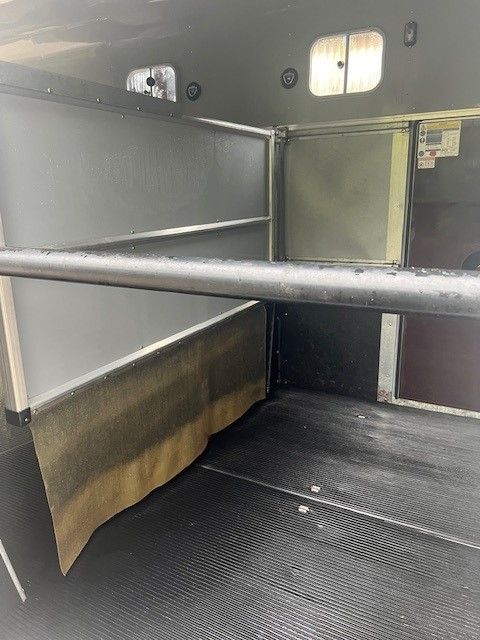 2021 - HB610 - 4 X PARTITIONS