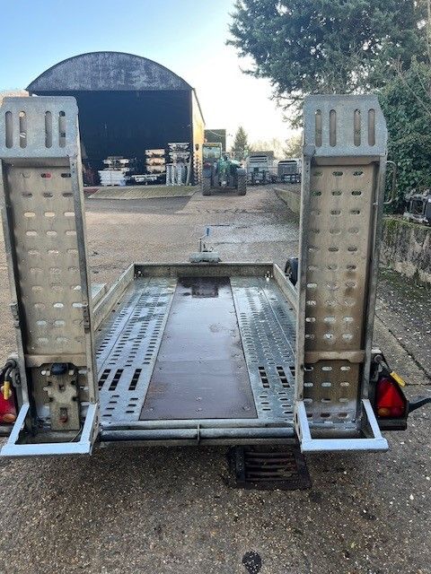 BRIAN JAMES PLANT - 10 X 5'6