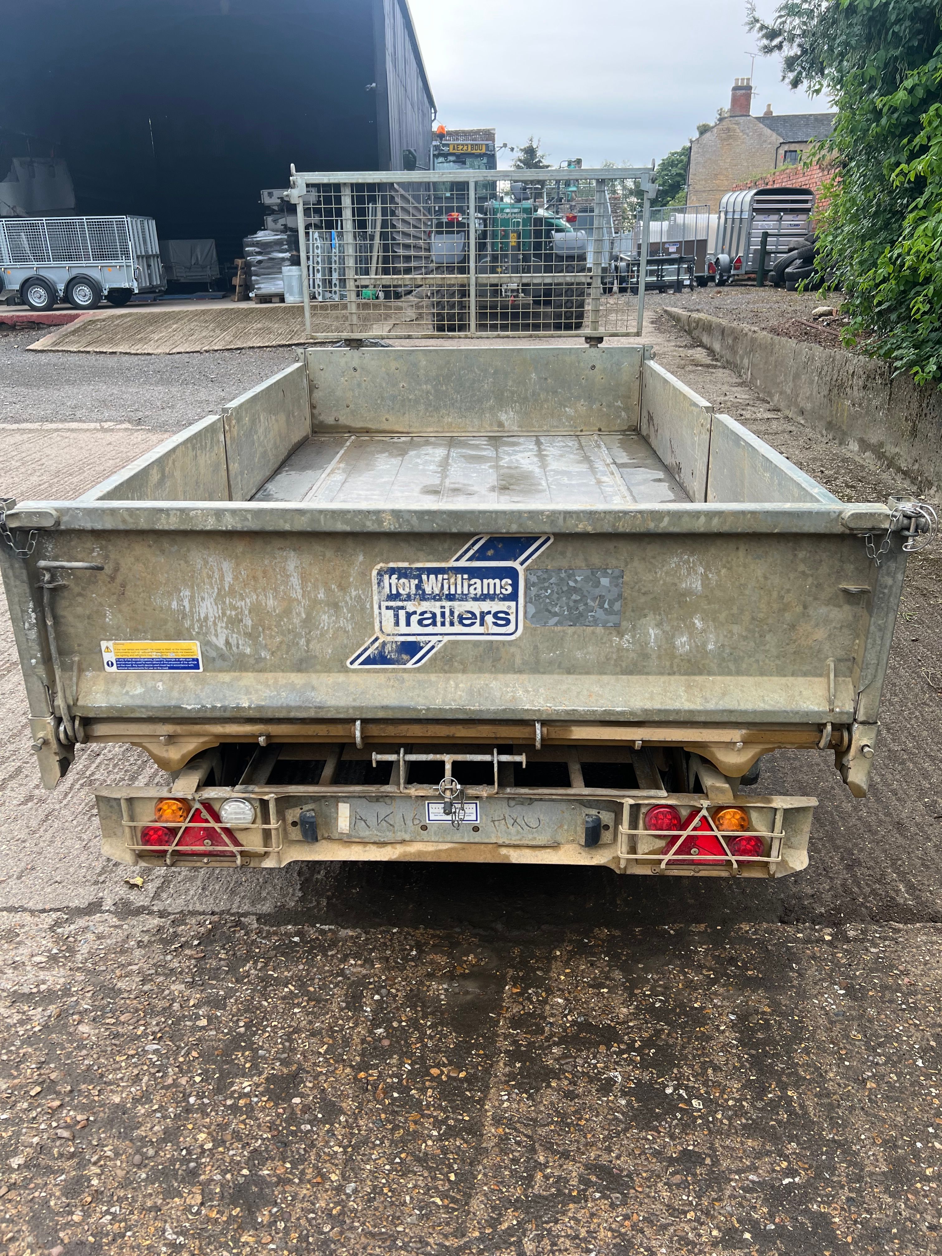 2017 - TT3017 - 10 X 5'6 TIPPER