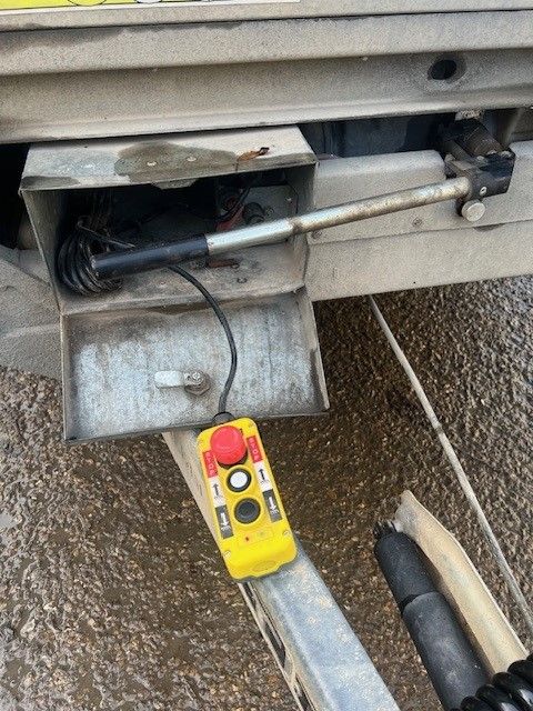 2020 - TT3017 - 10 X 5'6 - TIPPER