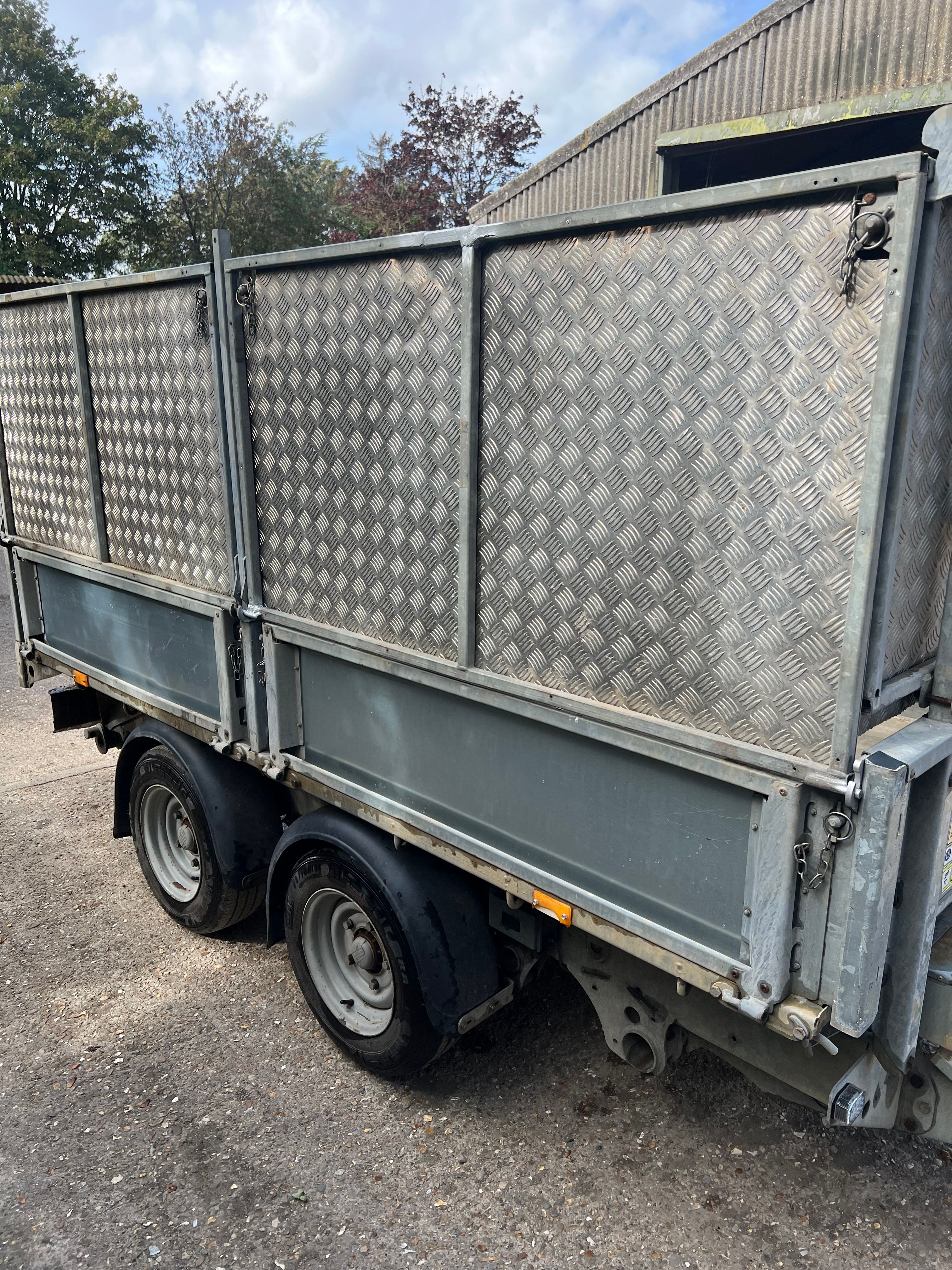 2019 - TT3017 - 10 X 5'6 - ELECTRIC TIPPER