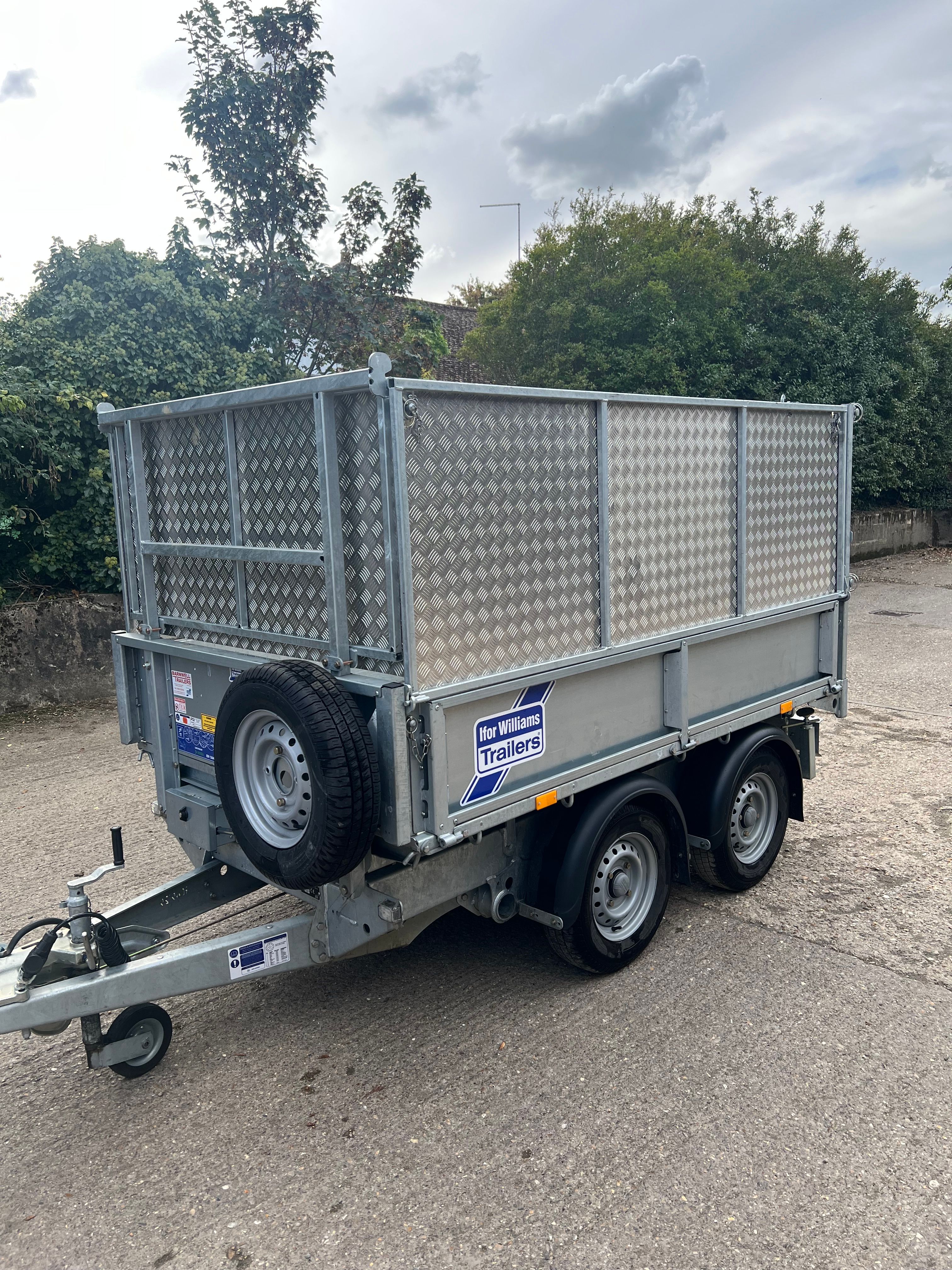 2025 - TT2515 - 8 X 5 - ELECTRIC TIPPER