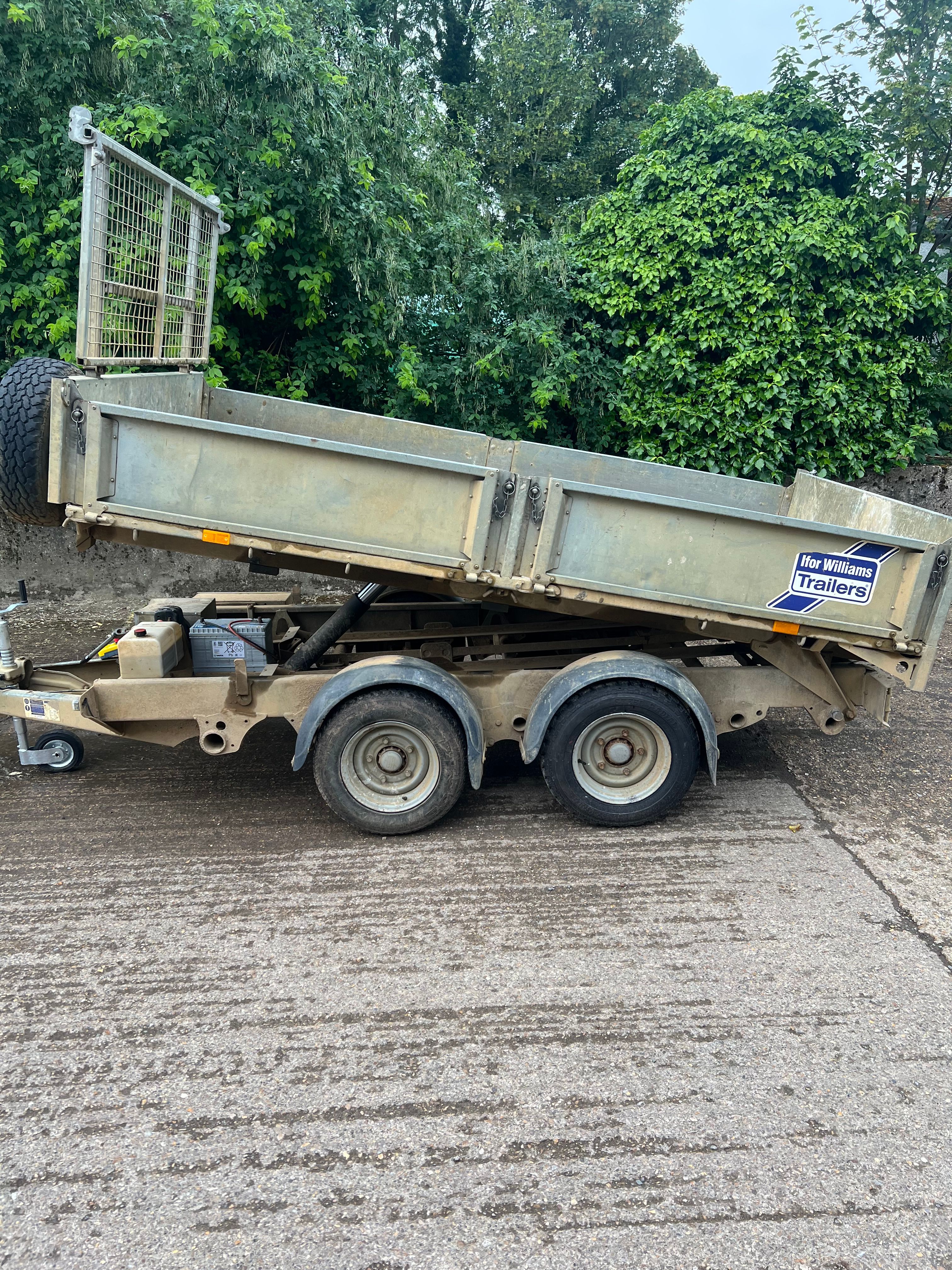 2017 - TT3017 - 10 X 5'6 TIPPER