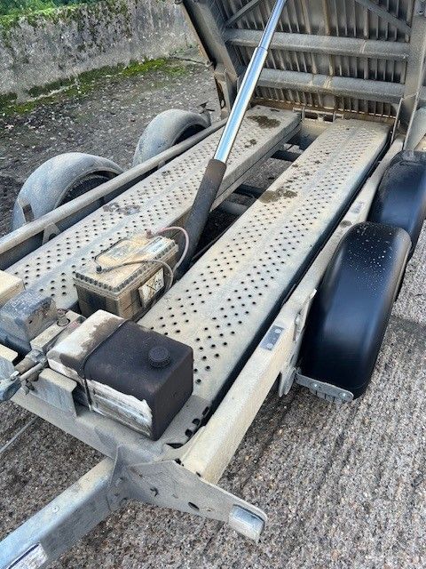 2017 - TT2515 - 8 X 5 - TIPPER