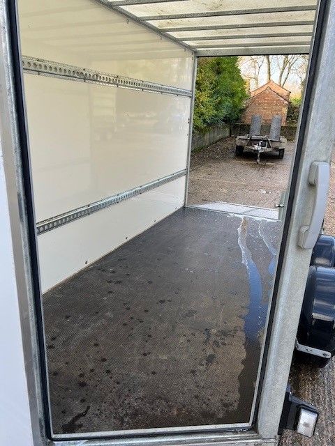 2022 - BV105 10 X 5 6FT HEADROOM RAMP/VAN DOORS