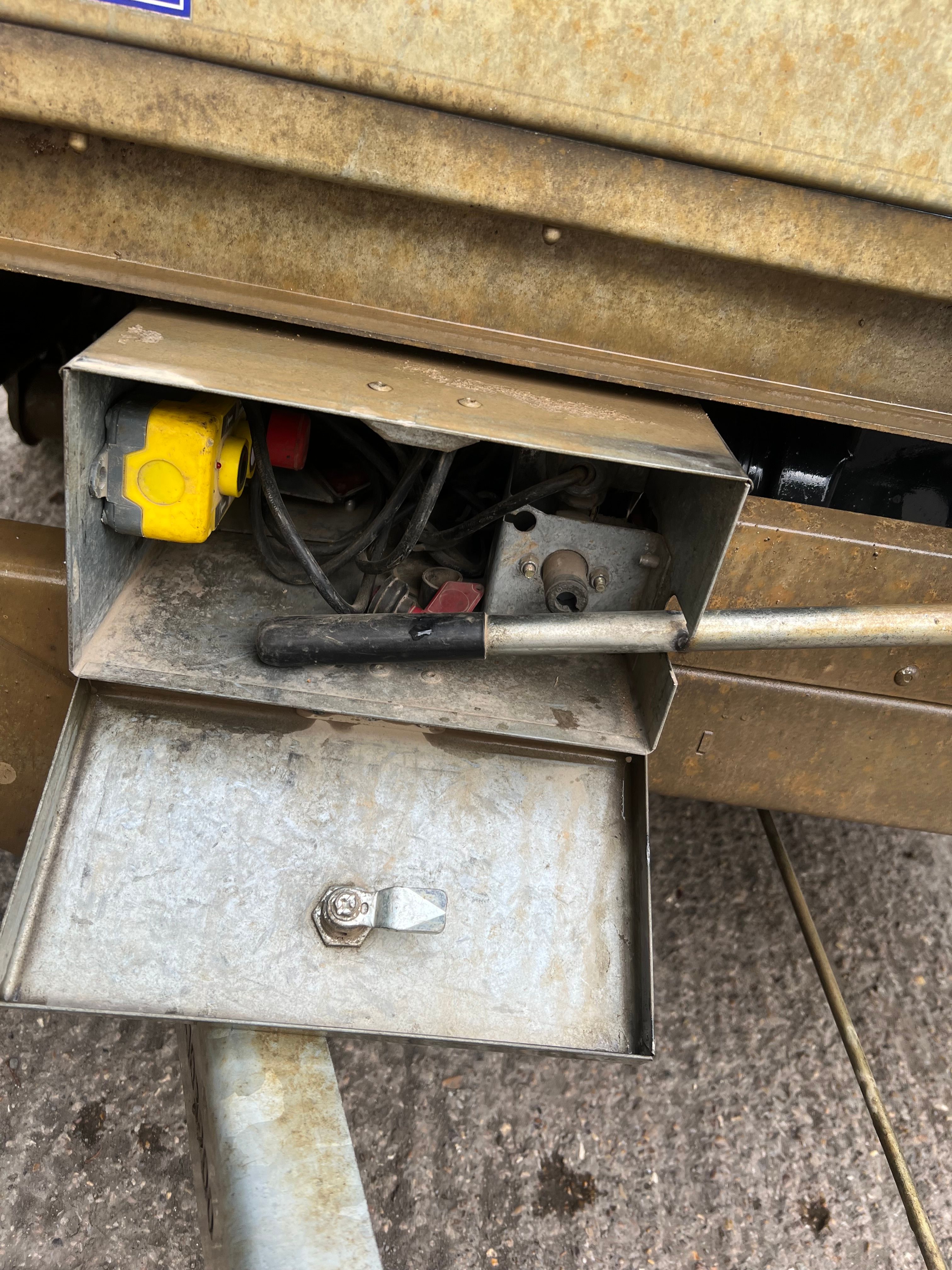 2021 - TT3621 - 12 X 6 - ELECTRIC TIPPER