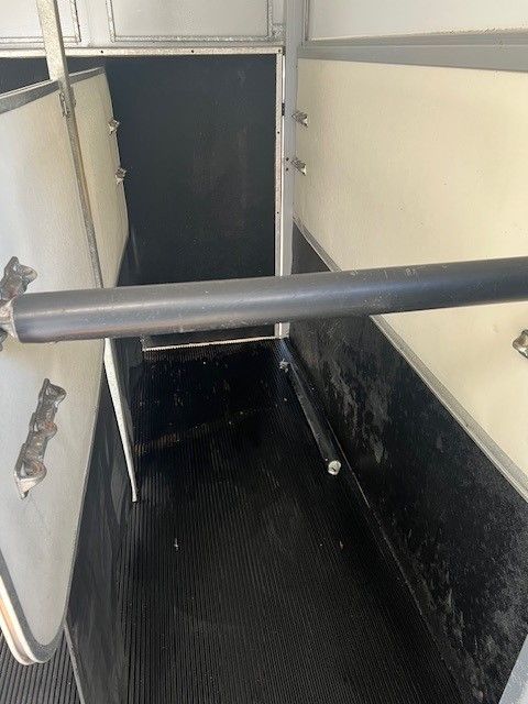 HB511 - SILVER - LEFT HAND RAMP