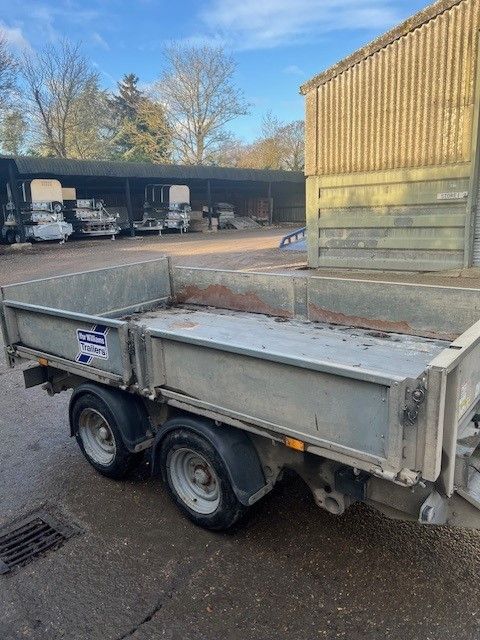 2020 - TT3017 - 10 X 5'6 - TIPPER