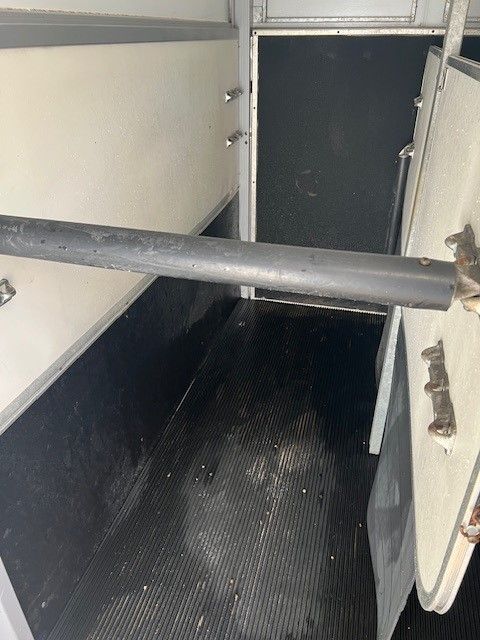 HB511 - SILVER - LEFT HAND RAMP